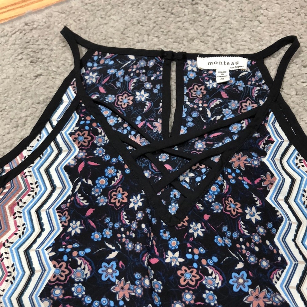 Halter top - Picture 2 of 5